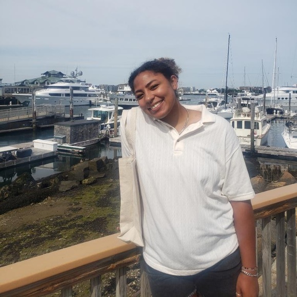 Meet your Posher, Jaelyn - Picture 5 of 5